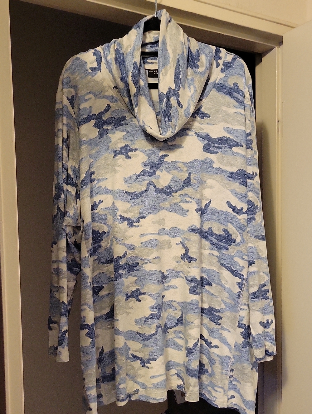 Susan Graver Weekender Top Blue Camo 4X New